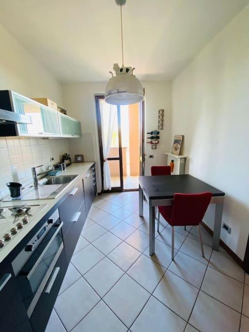 Intero Bilocale Con Terrazzo Vicino A Milano Apartamento Mairano Exterior foto